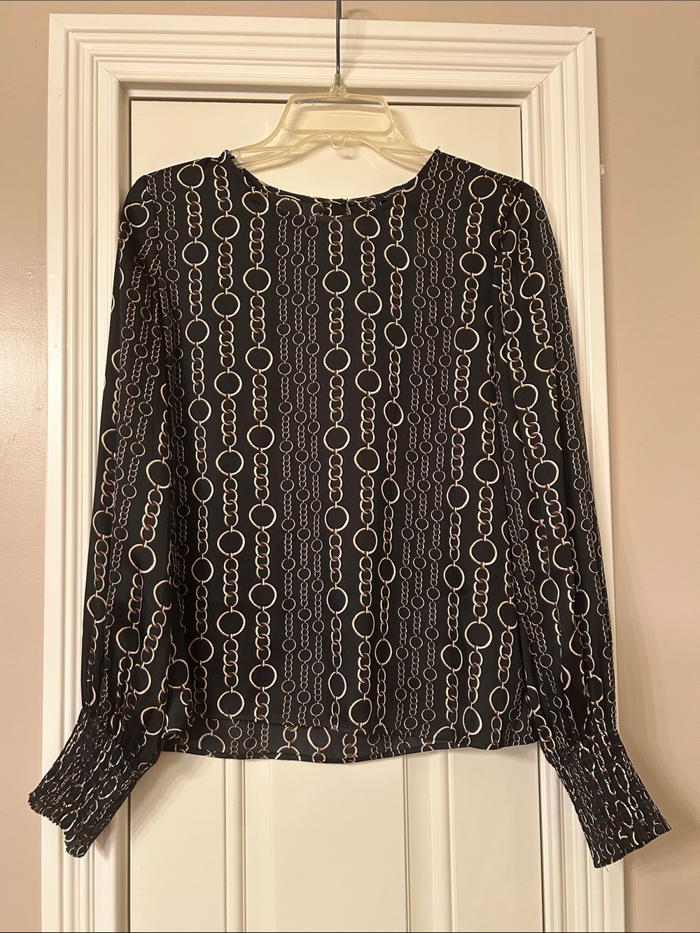 Banana Republic Black and Cream Chain Link Print Blouse Sz S
